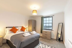 1 soverom, skrivebord, strykejern/-brett og wi-fi