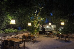 Outdoor dining - Apartment IstraSoley (Istarska županija)