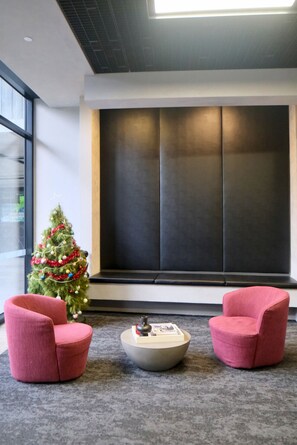 Lobby - Modern 2BR City Retreat (West Melbourne)