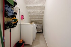 Apartment | Bahagian dalam