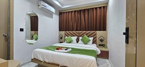 Deluxe Double Room, City View | Laptop workspace, iron/ironing board, free WiFi - Hotel Heritage (Ahmedabad)