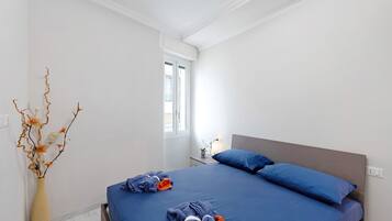 Ferros/tábuas de passar roupa, Wi-Fi, roupa de cama