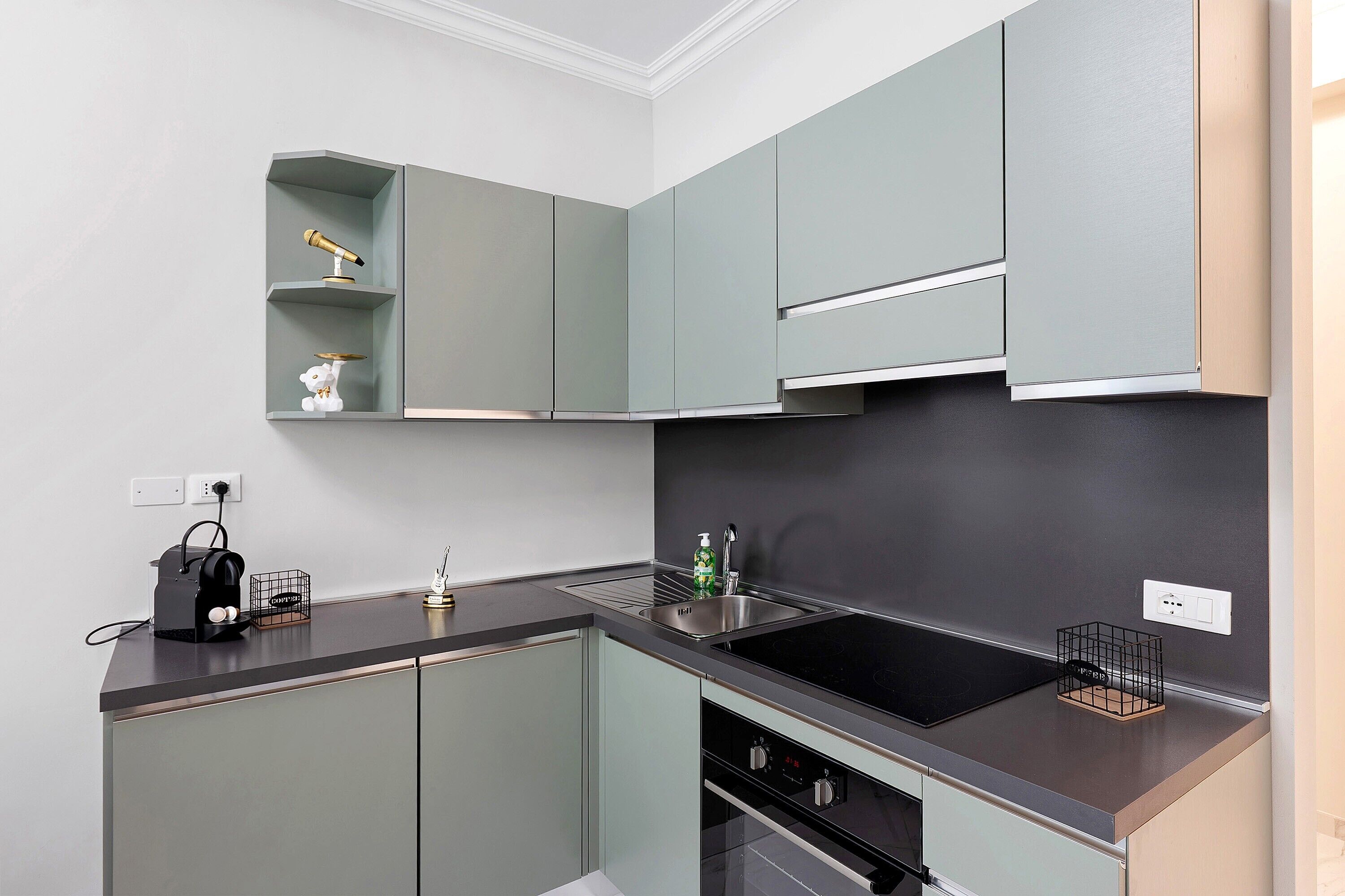 Kühlschrank, Ofen, Herdplatte, Geschirrspüler