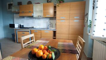 Apartment, 2Â Schlafzimmer | Speisen