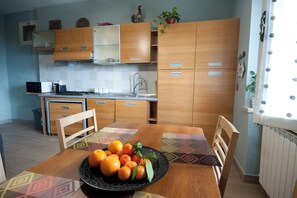 Leilighet, 2 soverom | Spiseområde