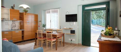 Apartment, 2Â Schlafzimmer | Wohnbereich