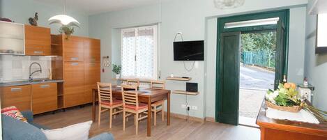 Condo, 2 Bedrooms | Living area