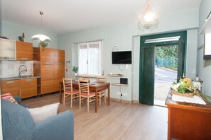 Apartment, 2 Schlafzimmer | Wohnbereich