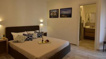 Double Room, Balcony, Garden View | Down comforters, minibar, in-room safe, desk