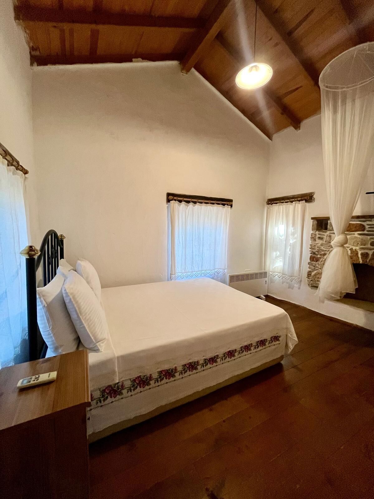 ห้องจูเนียร์ดับเบิล, วิวสวน | โต๊ะทำงาน, พื้นที่ทำงานแบบใช้แล็ปท็อป, เตารีด/โต๊ะรีดผ้า, Wi-Fi ฟรี