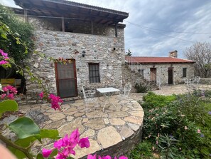 Outdoor dining - Zeytin Evi (Mugla)