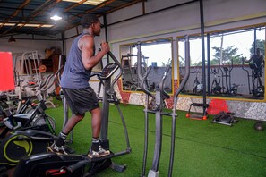 Fitness facility - lynna hôtel (Yaoundé)