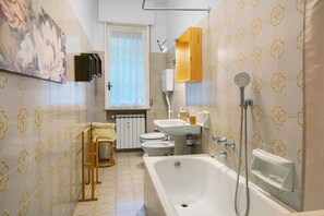 Een douche, een haardroger