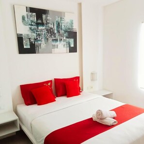 Doppia Deluxe, vista città | Wi-Fi gratuito, lenzuola