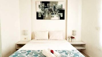 Comfort Double Room | Free WiFi, bed sheets