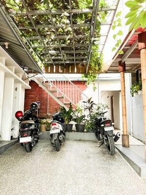 Front of property - Lacasa Senggigi By Royal Amreetha (Senggigi)