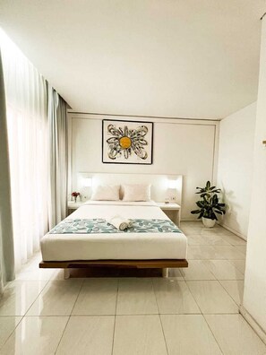 Free WiFi, bed sheets - Lacasa Senggigi By Royal Amreetha (Senggigi)