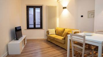 Appartement, 1 chambre | Salle de séjour
