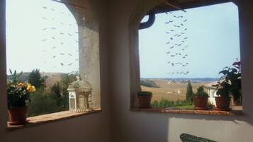 Een kluis op de kamer, verduisterende gordijnen, geluiddichte muren