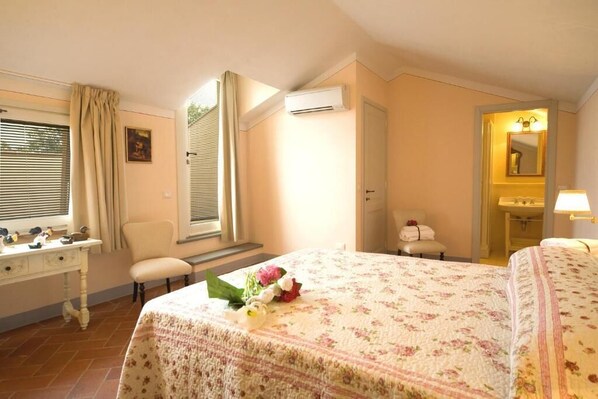Basic Apartment, Garden View | In-room safe, blackout drapes, soundproofing, iron/ironing board - Borgo della Meliana  (Gambassi Terme)
