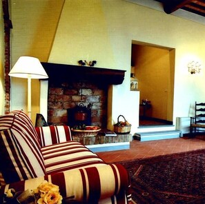 Family Apartment, Garden View | Living area | Printers - Borgo della Meliana  (Gambassi Terme)