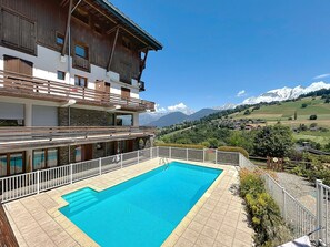 Pool - 3-Room Apartment with Parking and Mont Blanc Views (Combloux)