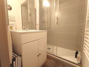 Bathroom - Studio Cabin for 4 in Vielle Aure with Parking (Vielle-Aure)