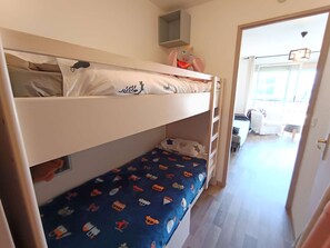 Room - Studio Cabin for 4 in Vielle Aure with Parking (Vielle-Aure)