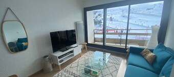 Arette: 6-person apartment, ski-in access, parking, balcony