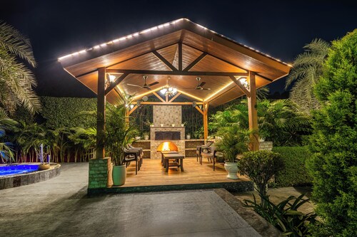 Elivaas Leo's Den 4BHK With Private Pool