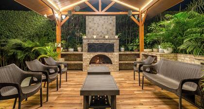 Elivaas Leo's Den 4BHK With Private Pool