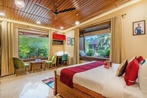 Standard Room, Garden View | Free WiFi - Elivaas Leo's Den 4BHK With Private Pool (Greater Noida)