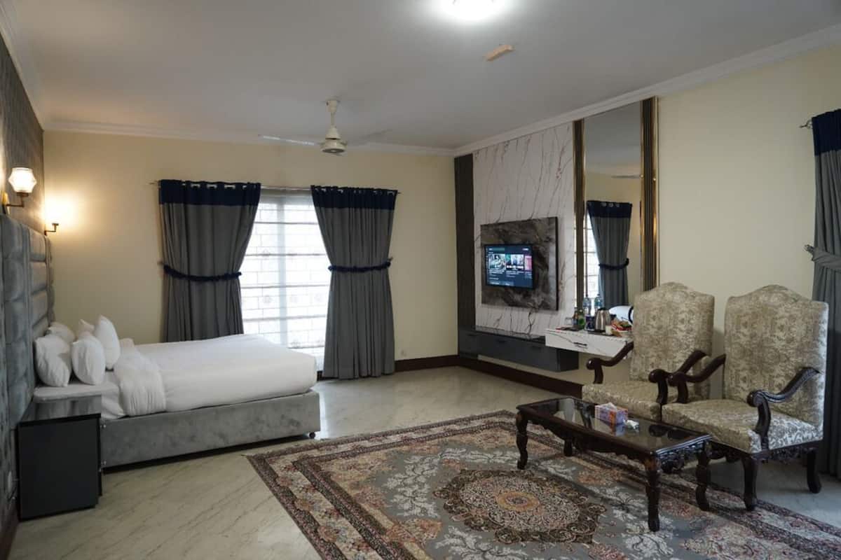 Deluxe Double Room | Free WiFi