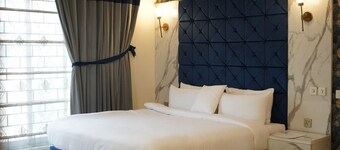 Royal Palace Boutique 