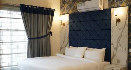 Royal Palace Boutique