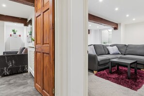 TV - The Snug - for Professionals/Contractors/Leisure (Greater Manchester)