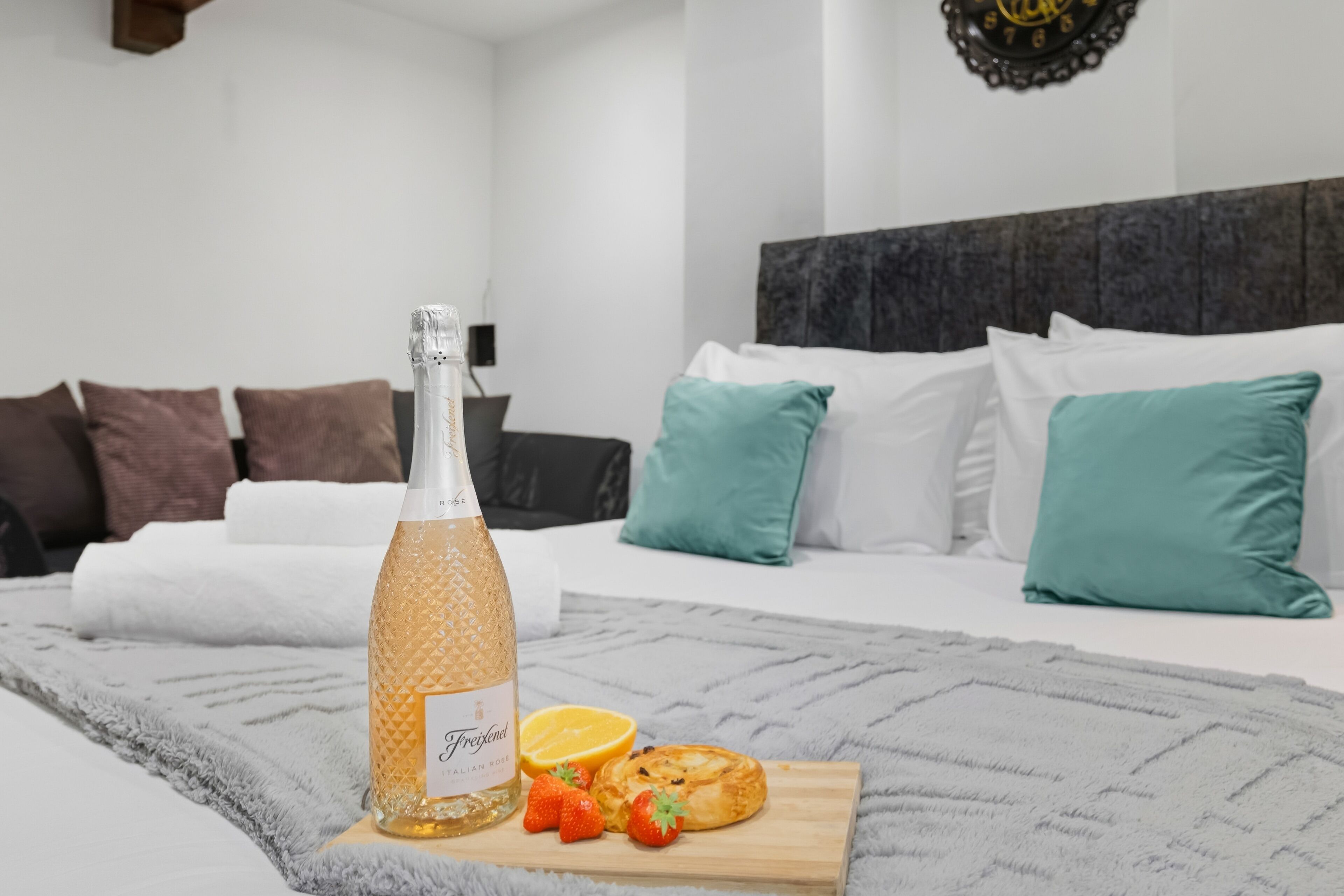 1 bedroom, free WiFi, bed sheets