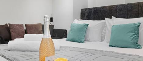 1 bedroom, free WiFi, bed sheets