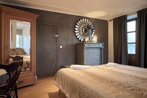 6 Schlafzimmer, Bügeleisen/Bügelbrett, kostenloses WLAN, Bettwäsche