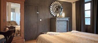 Spacious six-bedroom home.  Söderrasens National Park is only 23 miles away.