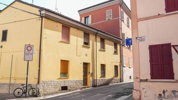 Apartment, 1 Bedroom, Smoking | Bahagian luar