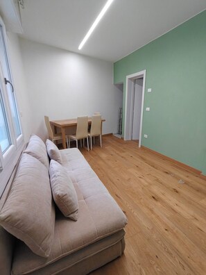 Living area - Cozy Apartment in Cesena Vibrant Comfort Near Downtown (Cesena)