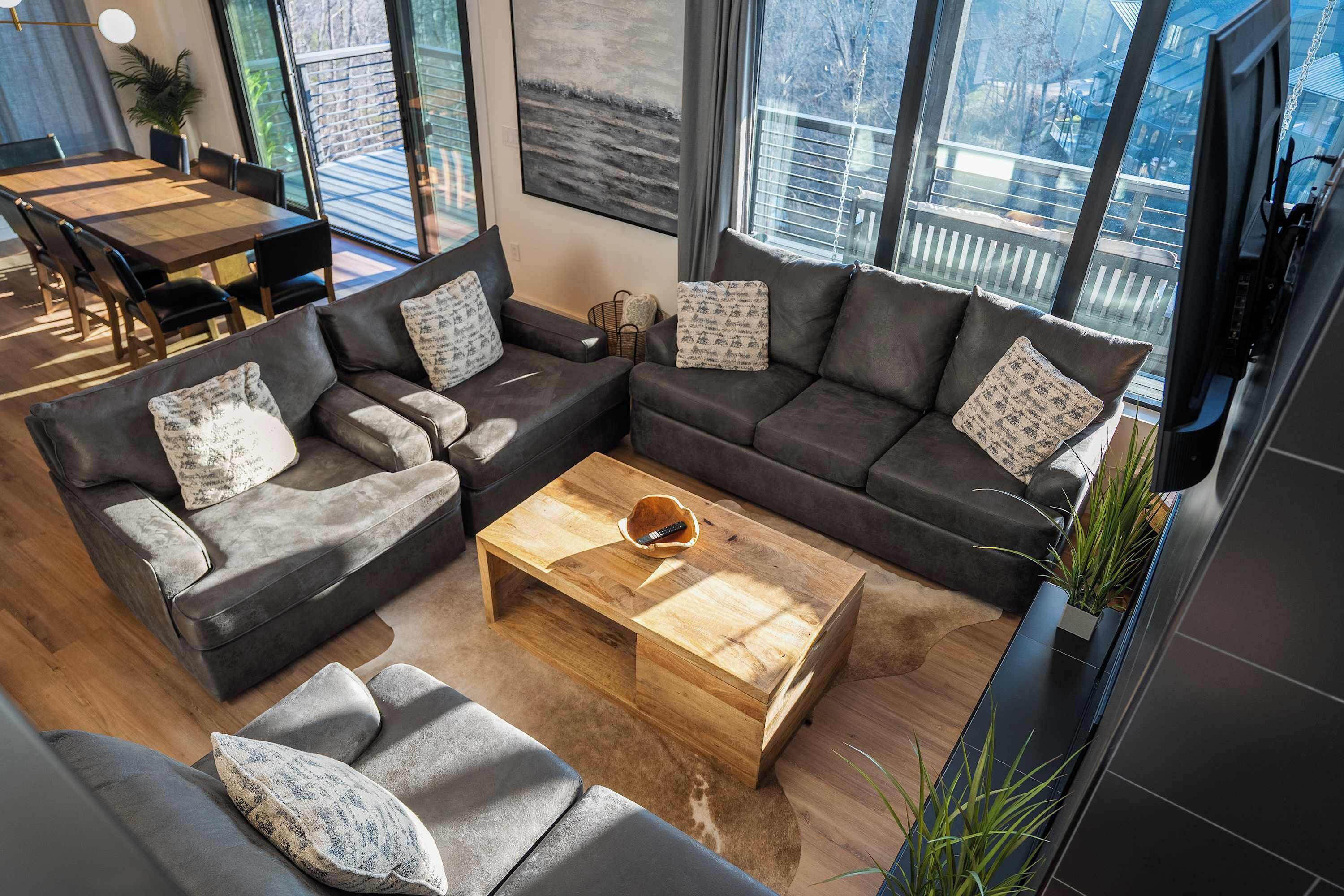 TV, fireplace, offices