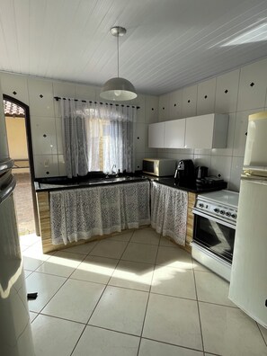 Microondas, horno y parrilla de estufa 