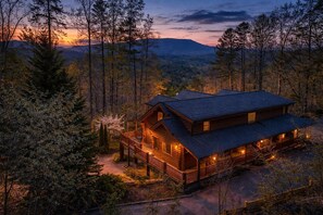 Exterior - Legend Crest Lodge – Upscale Mountain Retreat w/ Indoor Pool, Views & Games! (Sevierville)