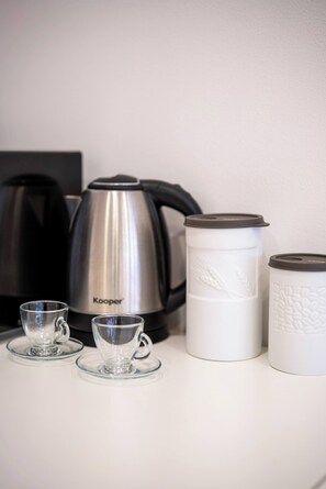 Apartment, City View | Kopi dan/atau pembancuh kopi