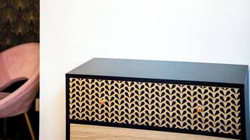 Apartment, Multiple Bedrooms, City View | Room amenity