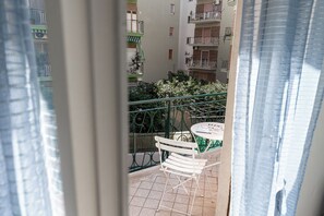 Interior - Quadruple room at 25 rimini street within walking distance of serapo beach VOLARE (Gaeta)