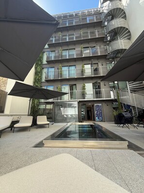Pool - Hotel Leev Miromesnil (Paris)