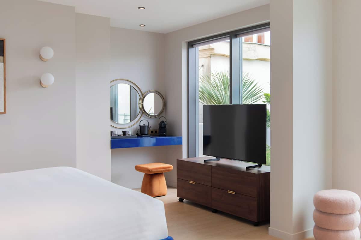 Junior Suite | In-room safe, free WiFi